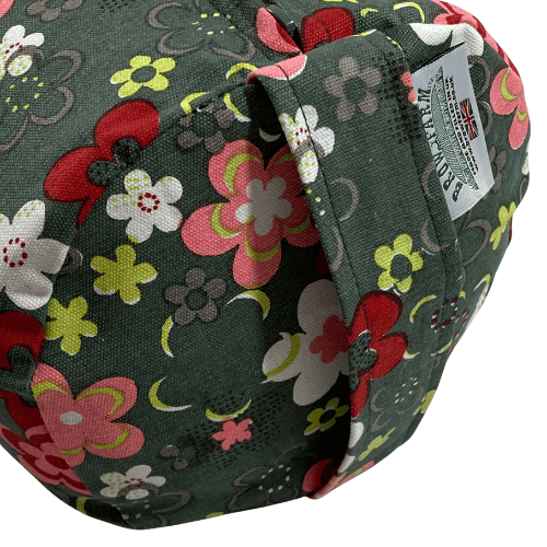 bolster end on showing the integrated handle